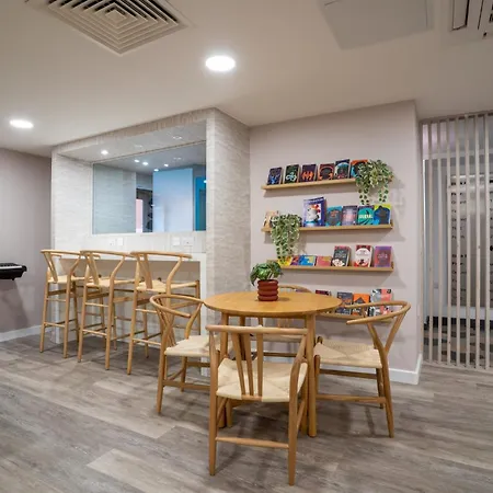 Apartamento For Students Only In The Heart Of