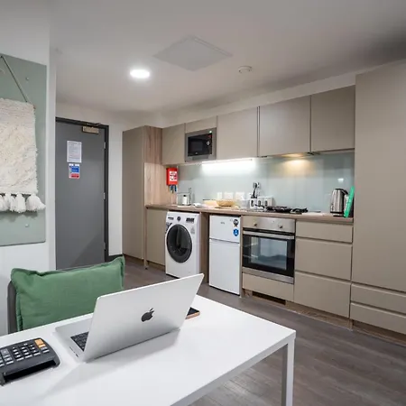For Students Only - In The Heart Of * Leeds (West Yorkshire)