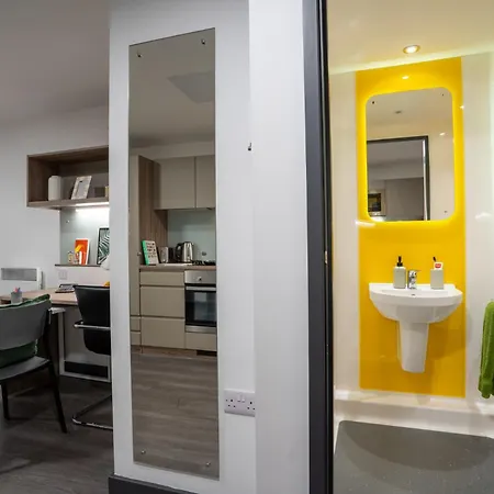 For Students Only - In The Heart Of Leeds (West Yorkshire)